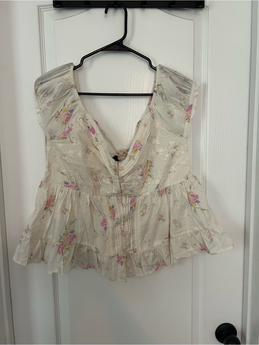 Universal Thread Cream Floral Ruffle V-Neck Blouse with Pink Accents